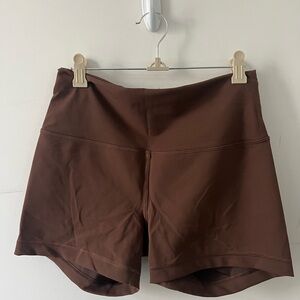 Lululemon Wunder Train Shorts - like new